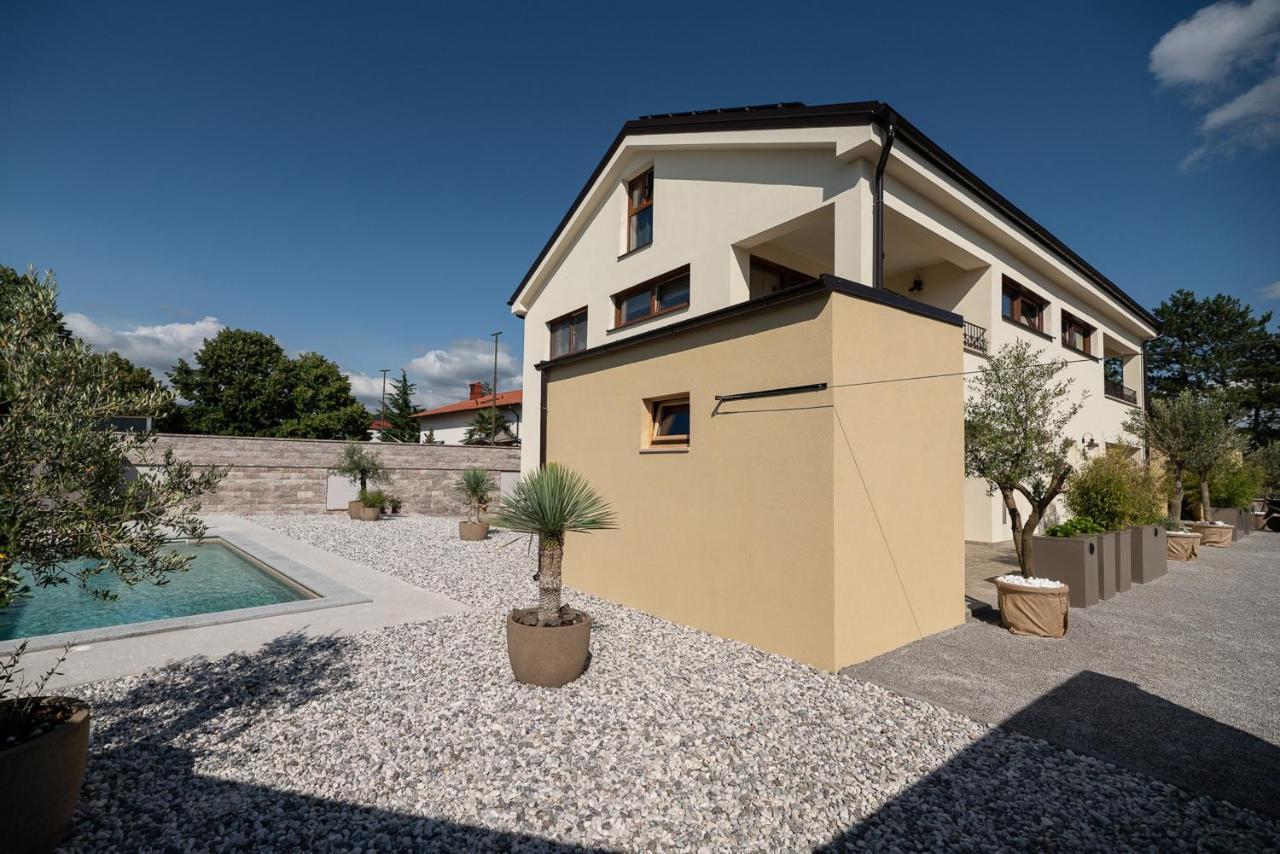 Apartments Kras 24 With Pool Sezana Exterior photo