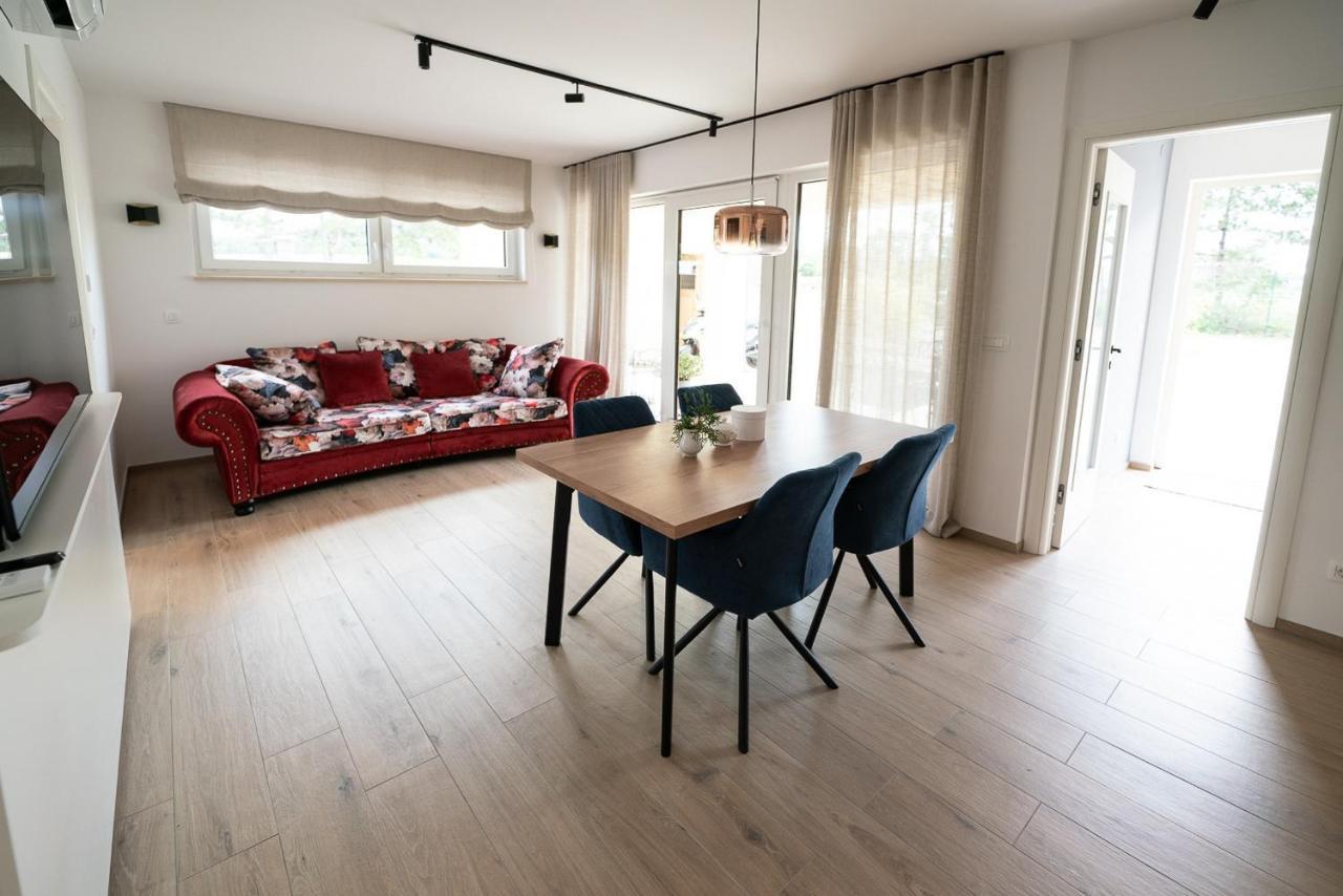 Apartments Kras 24 With Pool Sezana Exterior photo
