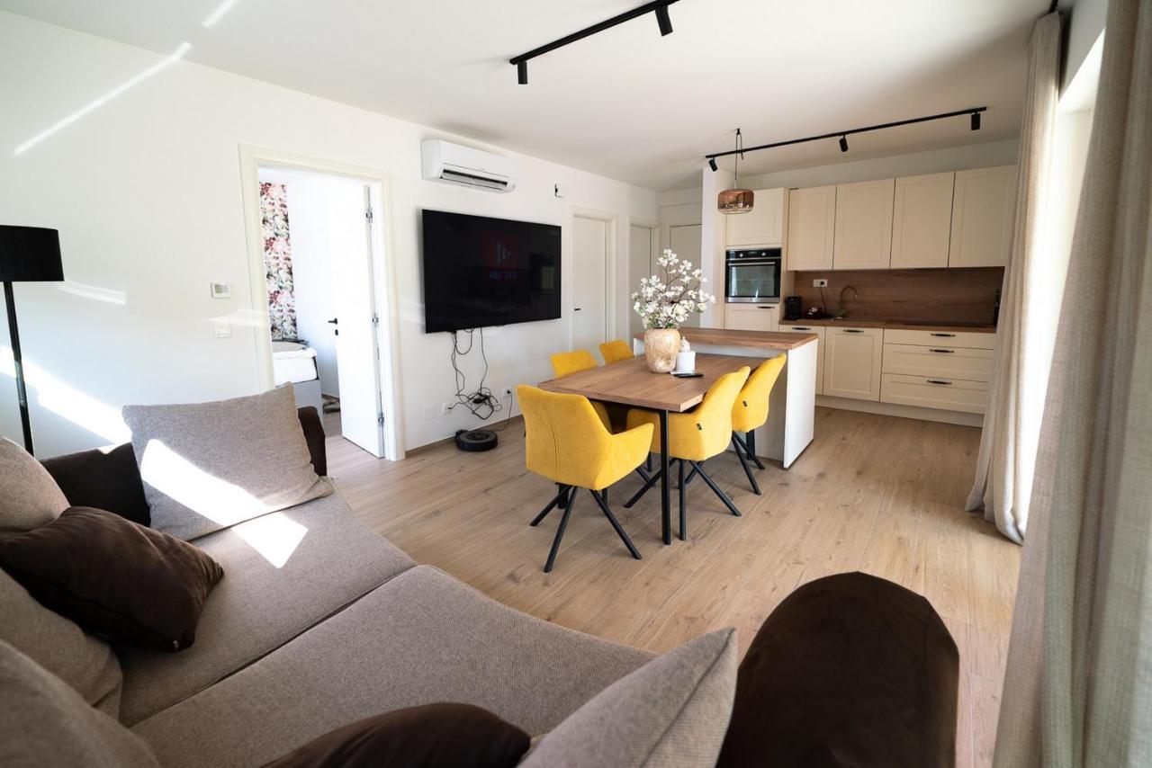 Apartments Kras 24 With Pool Sezana Exterior photo