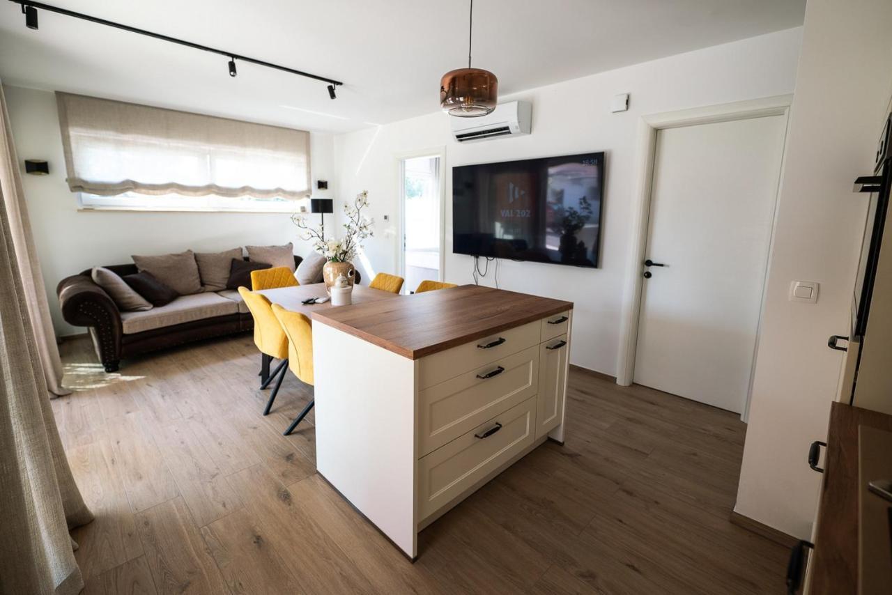Apartments Kras 24 With Pool Sezana Exterior photo