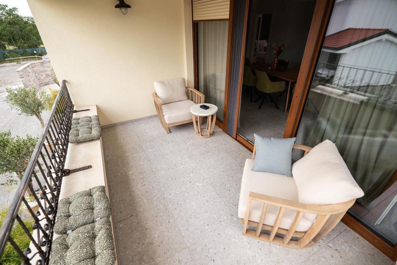 Apartments Kras 24 With Pool Sezana Exterior photo